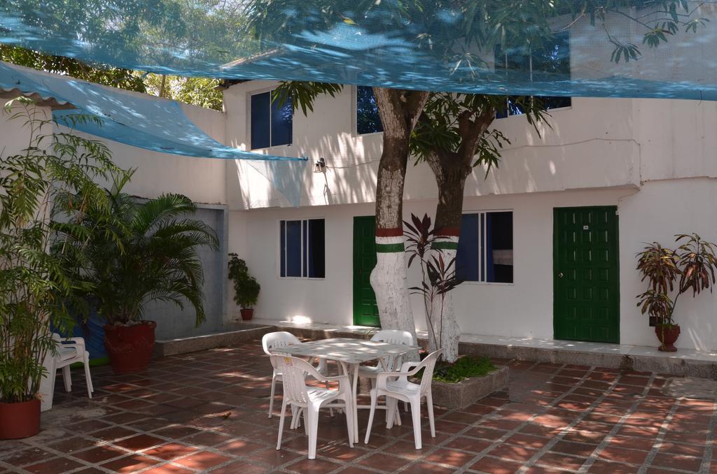 Hotel Vargas Airport Cartagena Buitenkant foto