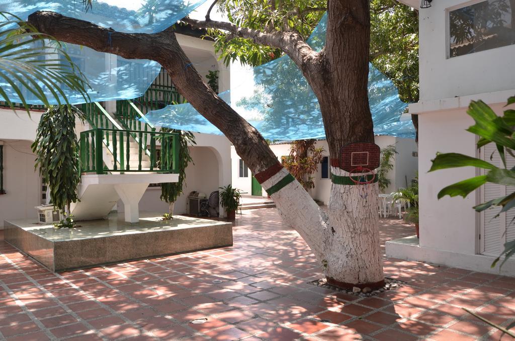 Hotel Vargas Airport Cartagena Buitenkant foto