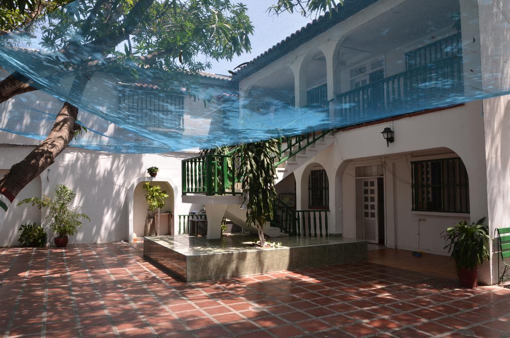 Hotel Vargas Airport Cartagena Buitenkant foto