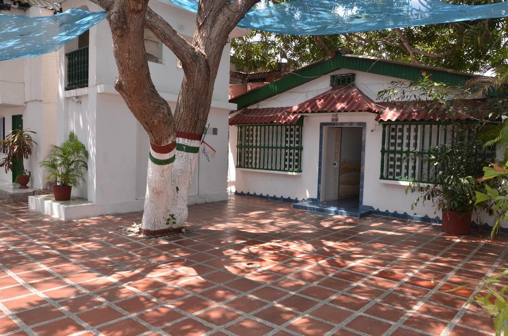 Hotel Vargas Airport Cartagena Buitenkant foto
