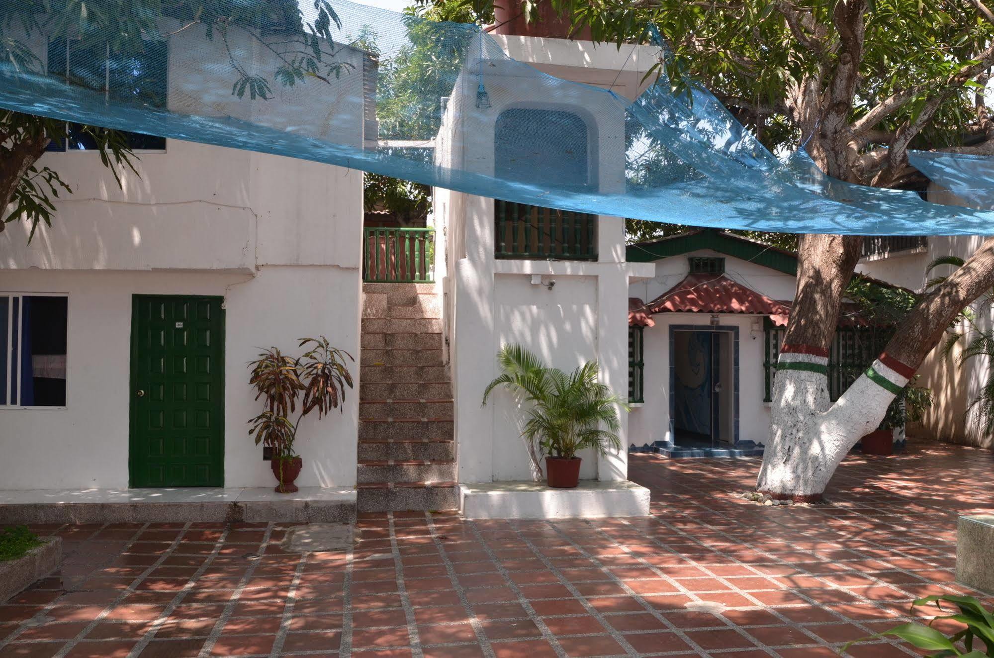Hotel Vargas Airport Cartagena Buitenkant foto