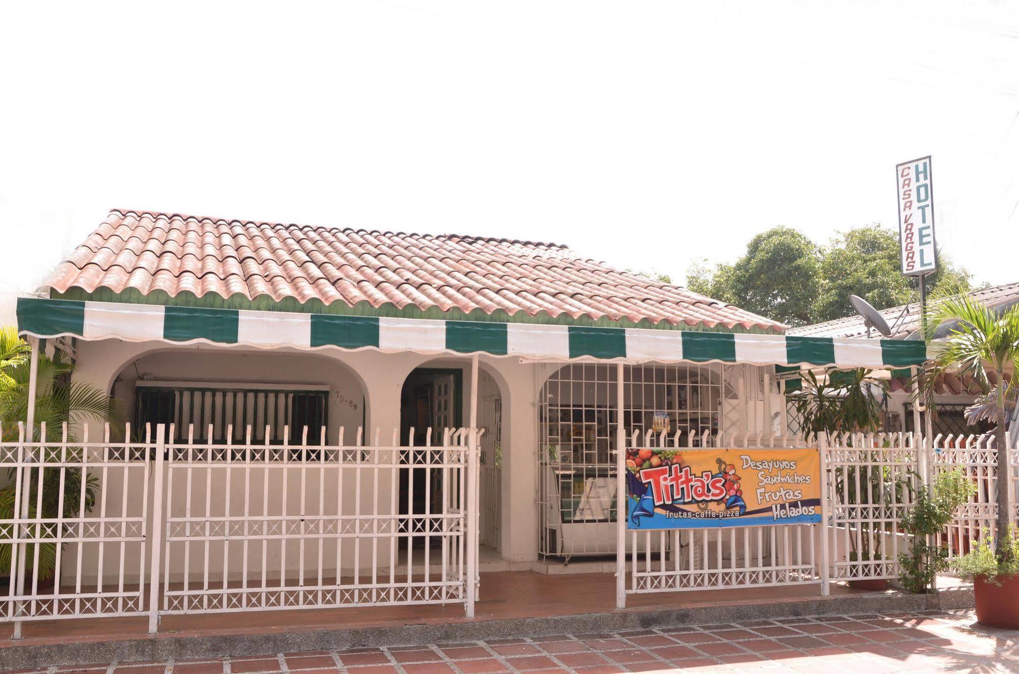 Hotel Vargas Airport Cartagena Buitenkant foto
